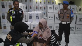 13 Anggota KPPS di DKI Dirawat, 1 Pengawas Pemilu di Sulsel Meninggal