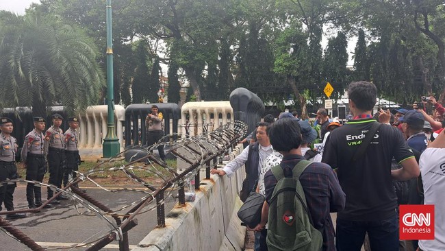 Polda Metro Jaya menyiagakan 4.376 personel untuk mengawal pengumuman hasil Pemilu 2024 oleh KPU pada Rabu (20/3) ini.