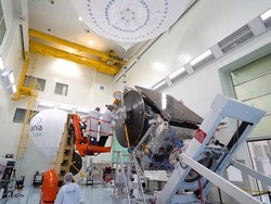 Kecanggihan Satelit Telkom yang Mau Diluncurkan Roket Elon Musk