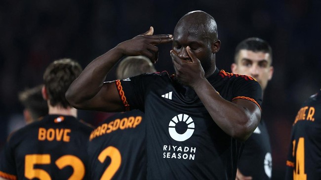 Romelu Lukaku cetak gol, Roma main imbang melawan Feyenoord dalam babak play-off 16 besar Liga Europa di Stadion De Kuip, Rotterdam, Jumat (16/2) dini hari WIB.