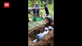 VIDEO: Anggota KPPS di Bogor Meninggal, Sempat Muntah Darah