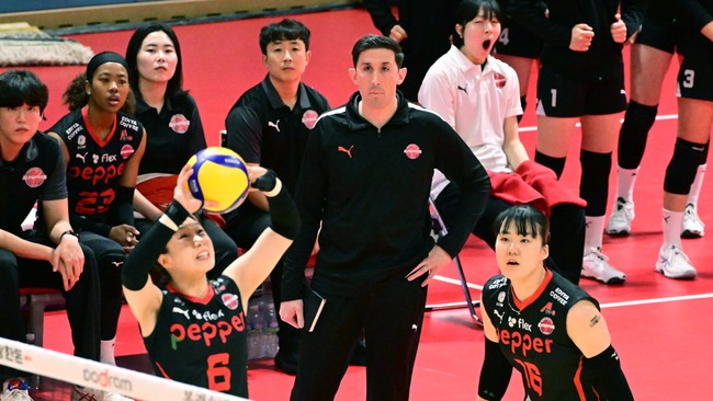 Pemain AI Peppers diduga melakukan bully atau pelecehan kepada beberapa pemain junior. Pelaku terancam sanksi dari Federasi Bola Voli Korea (KOVO).