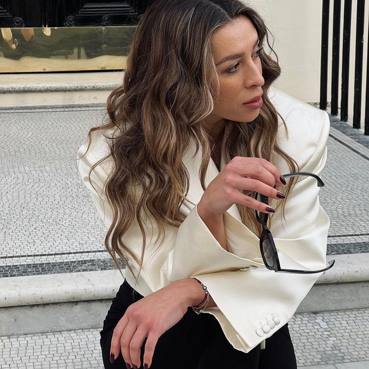 <p>Selain itu, model yang satu ini juga dikenal memiliki gaya hidup yang tak biasa. Terlihat dari laman media sosialnya, Elsina termasuk perempuan dengan gaya hidup sosialita. (Foto: Instagram@elsina_k)</p>