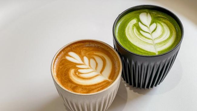 Matcha dan kopi sama-sama punya banyak penikmat. Mana yang lebih sehat matcha atau kopi?