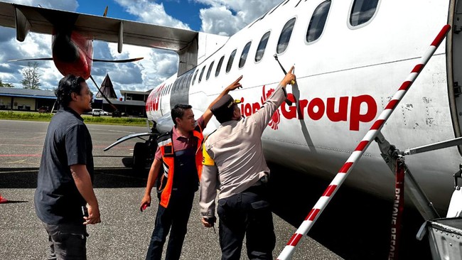 Dua pesawat menjadi sasaran penembakan oleh orang tak dikenal (OTK) di wilayah Papua dalam kurun waktu dua hari terakhir.