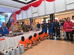 13 Perompak Bajak Kapal di Tanah Laut, Todongkan Pistol Mainan