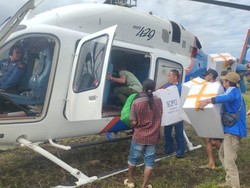 Polisi Kerahkan Helikopter Jemput Logistik Pemilu di Desa Terpencil Morut