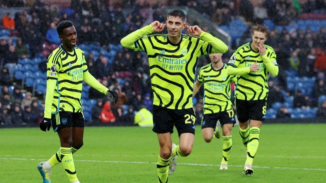 Arsenal menghajar Burnley dengan kemenangan telak 5-0 pada pertandingan pekan ke-25 Liga Inggris di Stadion Turf Moor, Sabtu (17/2).