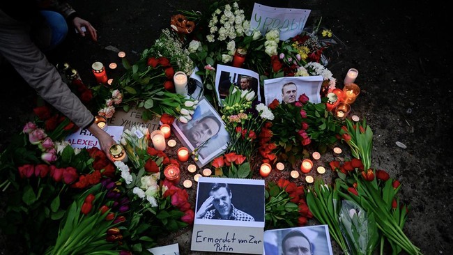 Ibu mendiang tokoh oposisi Rusia Alexei Navalny, Lyudmila Navalnaya, mengaku mendapat tekanan oleh pemerintah Vladimir Putin terkait acara pemakaman anaknya.