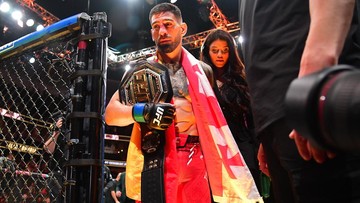 Berita Panas dari Dunia Sport CNN : Resmi: Topuria vs Oliveira di UFC 317, Duel Pengganti Islam Makhachev