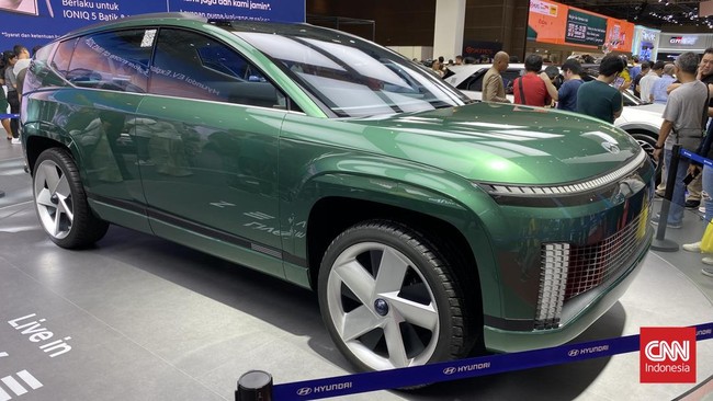 Hyundai menampilan Seven Concept, sebuah SUV listrik yang kemungkinan bakal diproduksi di masa depan.