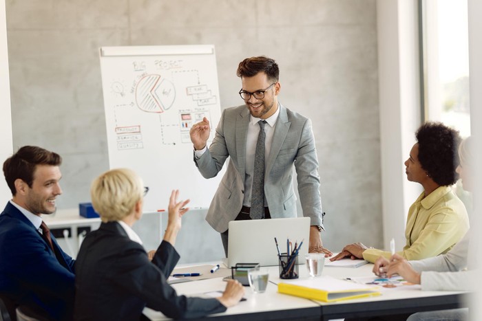 6 Kunci Menjadi Atasan Terbaik di Kantor, Sudah Tahu?