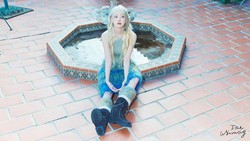 Lirik Lagu Holssi - IU