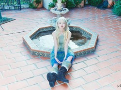 Lirik Lagu Holssi - IU