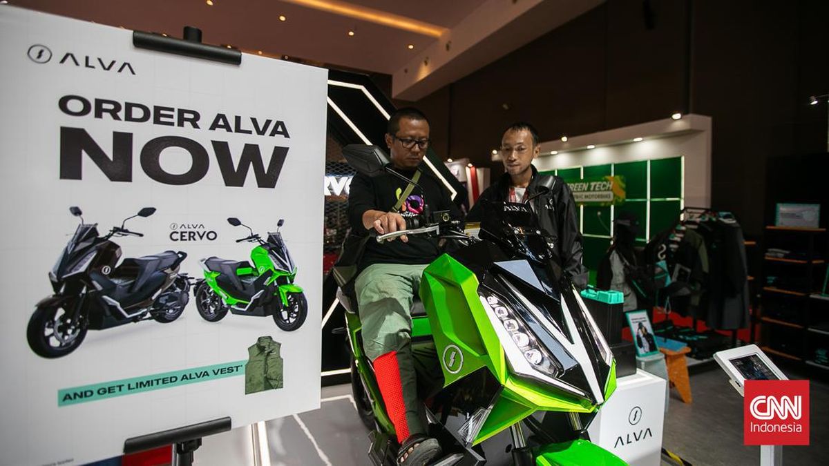 BBM Potensi Tambah Mahal Imbas Perang Iran, Motor Listrik Untung?