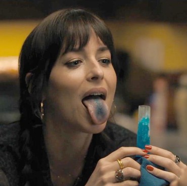 Dakota Johnson Ungkap Rasanya Lakoni Adegan Erotis di Film