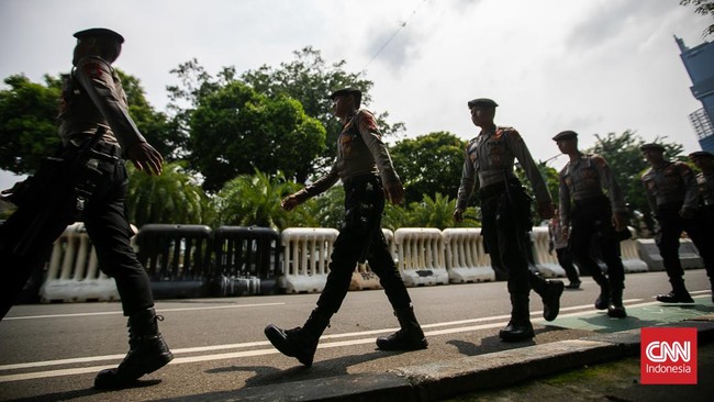 Seorang aparat Polda Banten meninggal dunia saat bertugas mengamankan pemilihan umum atau Pemilu 2024.