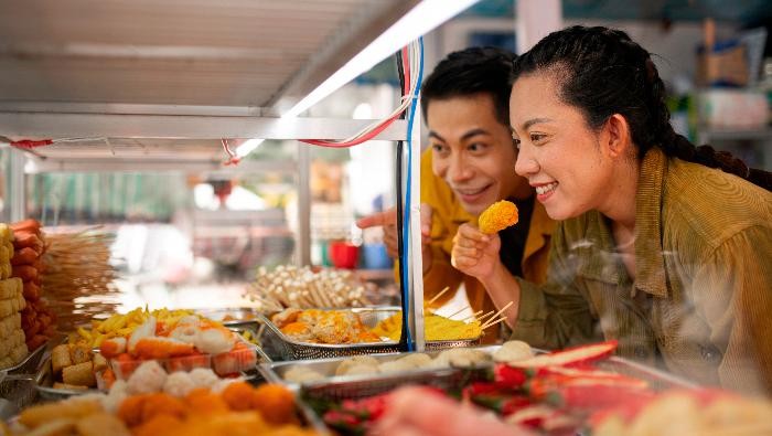 Dia Tips Pilih Menu Warteg Biar Berat Badan Tetap Turun/ Foto: Freepik/freepik