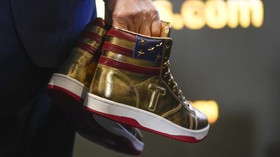 Donald Trump Rilis Sneaker Emas Limited Edition, Sold Out dalam 2 Jam
