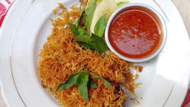 Serundeng adalah parutan kelapa yang diberi bumbu lalu disangrai hingga kering. Berikut variasi resep serundeng kelapa yang mudah dan praktis.