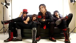 Lirik Lagu Kau Curi Lagi - J-Rocks