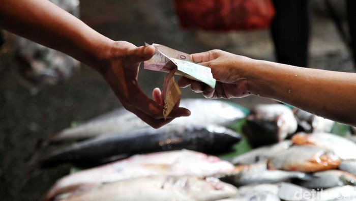 Pelajari cara membaca sinyal pasar dan waktu yang ideal untuk menaikkan harga tanpa kehilangan pelanggan.