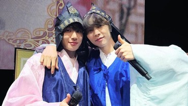img-title Ultah Hari Ini, Jungwoo NCT Unggah Momen Bareng Johnny