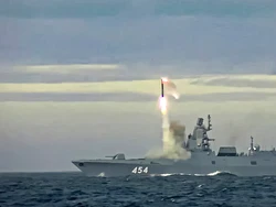 Kapal Militer Rusia Latihan Lacak Kapal Selam di Atlantik