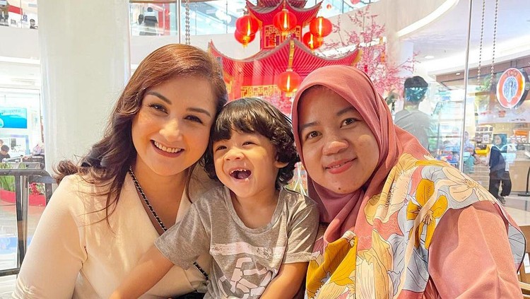 Mona Ratuliu Perkenalkan Ibu ASI Balint