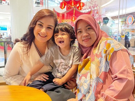 Ini Alasan Mona Ratuliu Pilih Bunda Galuh Jadi Ibu ASI untuk Balint