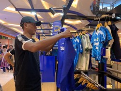 Sentuhan Khas Maung Bandung untuk Bobotoh di Persib Store yang Baru