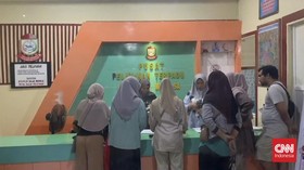 Honor Belum Dibayar, Petugas KPPS Geruduk Kantor Lurah di Makassar