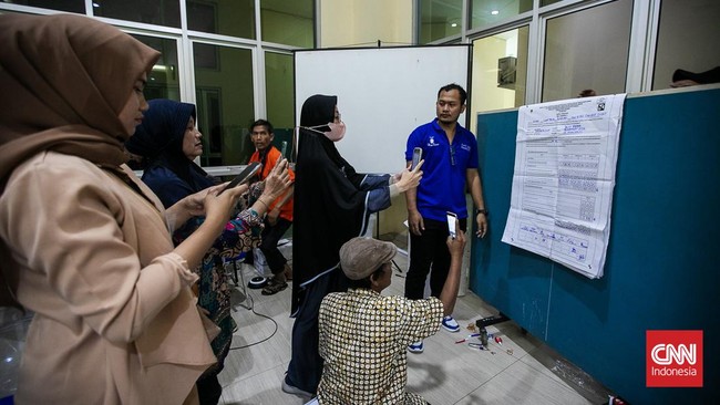 Beberapa anggota DPR terancam kehilangan kursi di periode 2024-2029. Pasalnya, perolehan suara mereka sejauh ini cenderung minim dibanding caleg baru.