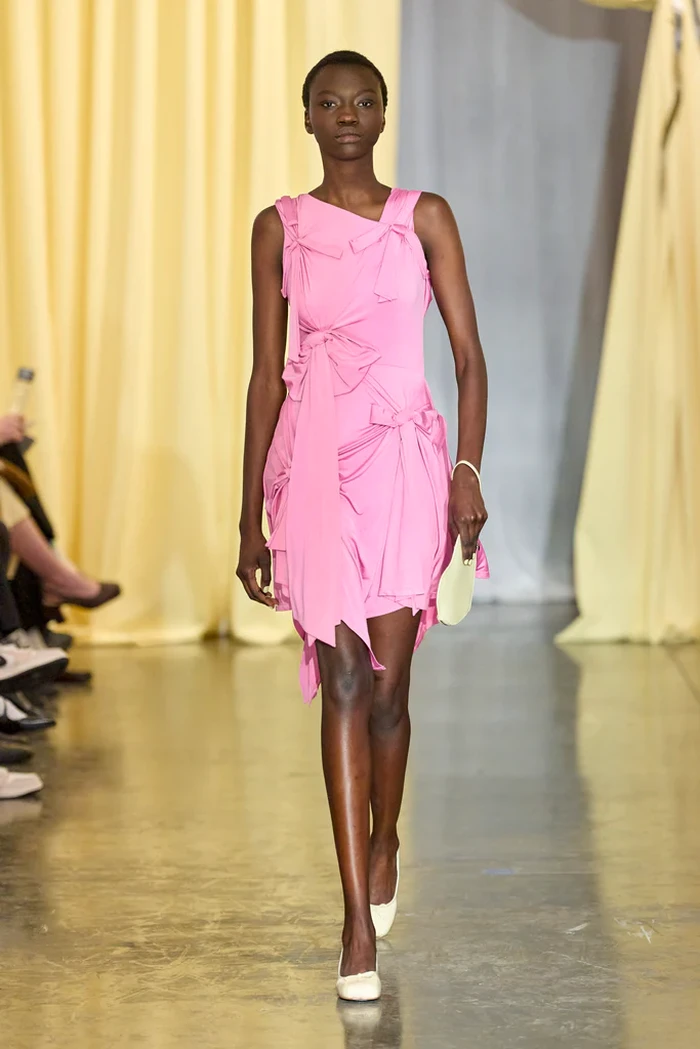 Sandy Liang FW24 Tren yang Dominasi New York Fashion Week Fall/Winter 2024