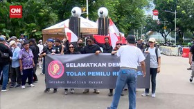 VIDEO: Massa Gelar Demo depan Bawaslu Tuntut Tolak Pemilu 2024