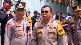 VIDEO: 1.978 Polisi Diterjunkan Amankan Demo di Bawaslu