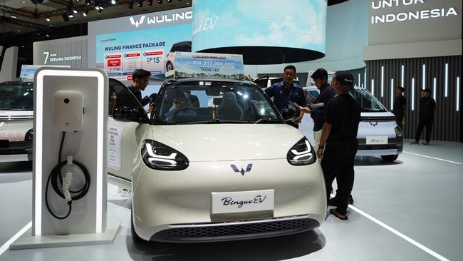 Mobil listrik Wuling, Air EV dan Binguo EV, kini ditawari program gratis servis selama 16 kali sesuai periode di buku service.
