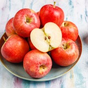 4 Makanan dan Minuman yang Tidak Boleh Dikonsumsi Bersama Apel, Bisa Bahaya!