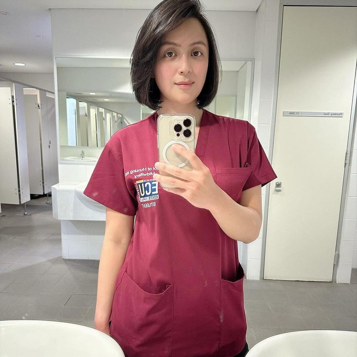 <p>Melalui kolom komentar, netizen juga sering memberikan pujian pada Carissa yang tetap terlihat awet muda meski sudah berusia 40 tahun. Kita doakan, semoga kehidupan Carissa di Australia selalu diisi kebahagiaan bersama keluarga ya, Bunda. (Foto: Instagram @carissajill)</p>