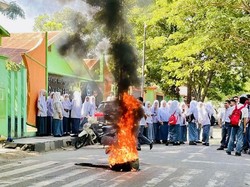 Ortu-Siswa SMAN 8 Bulukumba Demo Kepsek gegara Anak Didik Tak Terdaftar SNBP