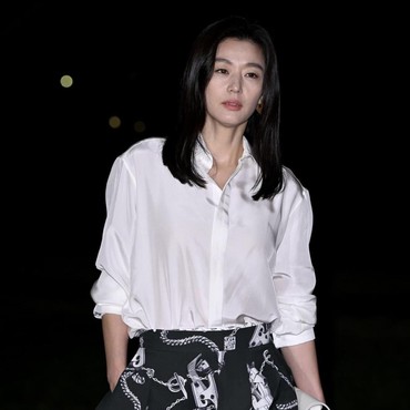 Visual Jun Ji Hyun di Usia 20-an saat Sedang Ngetop Jadi Perbincangan