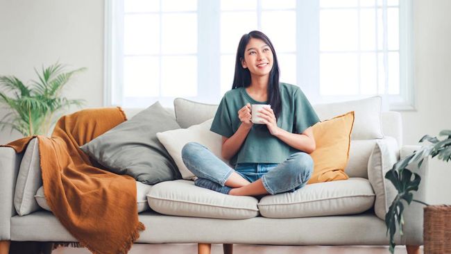 Cara Mengenali Orang Ber-IQ Tinggi dari Kebiasaannya yang Suka Menghabiskan Waktu di Rumah