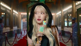 IU Bawakan Holssi Buka Hari Kedua HEREH World Tour 2024 in Jakarta