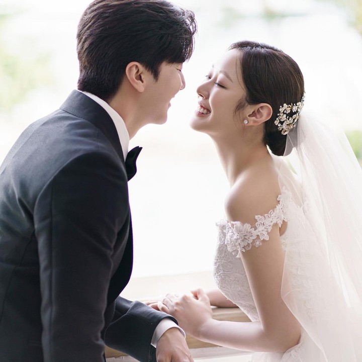 <p>Mantan idol K-Pop Thunder dan Mimi akan segera menikah, Bunda. Keduanya siap memasuki babak baru dalam kehidupan setelah 4 tahun berpacaran. (Foto: Instagram @mimi01o1 dan @hiptriever) <br /><br /><br /></p>