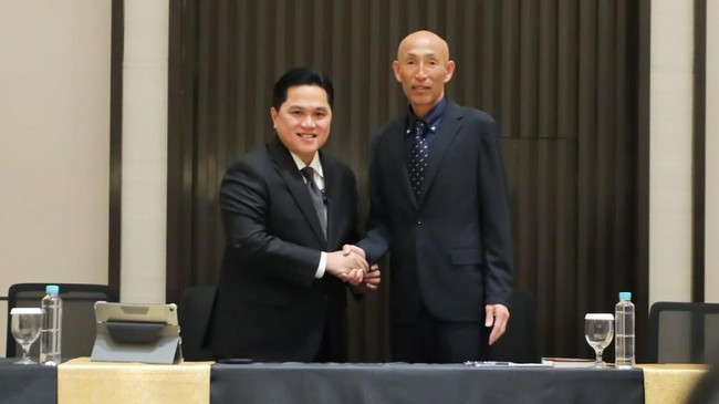 Pelatih baru Timnas Wanita Indonesia, Satoru Mochizuki, siap menghadapi netizen Indonesia yang selalu memiliki harapan besar terhadap sepak bola nasional.
