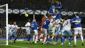 Hasil Liga Inggris: Gol Onana Bawa Everton Tahan Palace