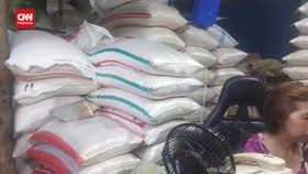 VIDEO: Pedagang Bingung Harga Beras Naik Tak Wajar