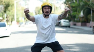 Tulis Pesan Ultah untuk Vincent Rompies, Enzy Storia: Orang Pertama yang...