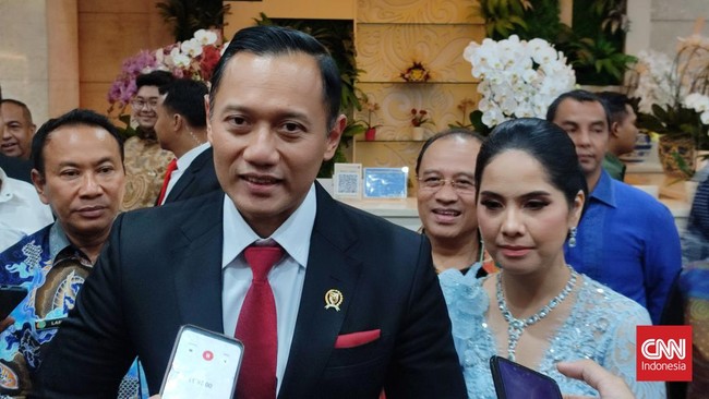 Menteri ATR/Kepala BPN Agus Harimurti Yudhoyono mengatakan akan menegakkan aturan dengan tegas dalam memberantas mafia tanah.