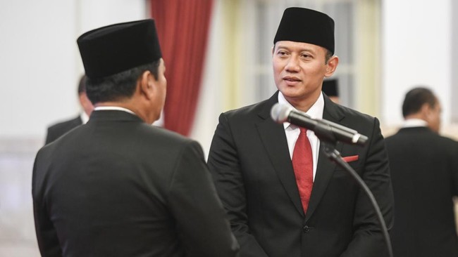 Menteri ATR/ Kepala BPN Agus Harimurti Yudhoyono berjanji akan belajar cepat soal seluk-beluk kementerian ini agar bisa memberi kenyamanan kepada investor.
